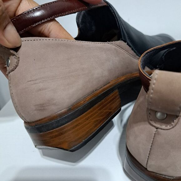 Naot Kamsin Cut Out Sleek Stylish Leather Suede Bootie Sz 41 Black/Stone Nubuck - Picture 12 of 17